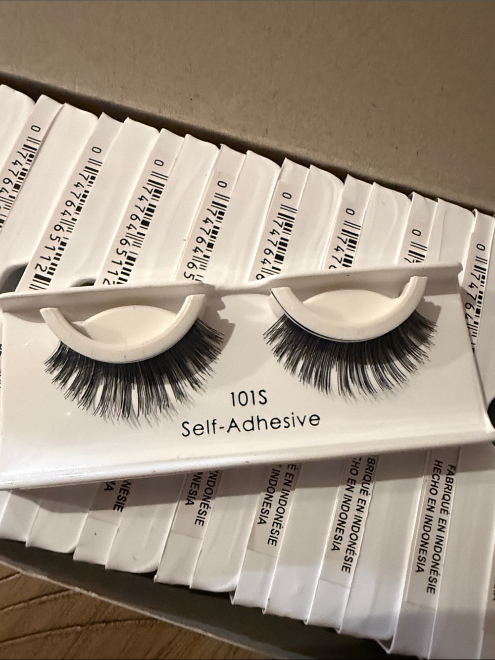 100 pairs Self-Adhesive False Eyelashes - Black (101S) brand new in case pack